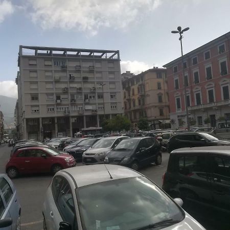 Riposo in centro città La Spezia Exterior foto